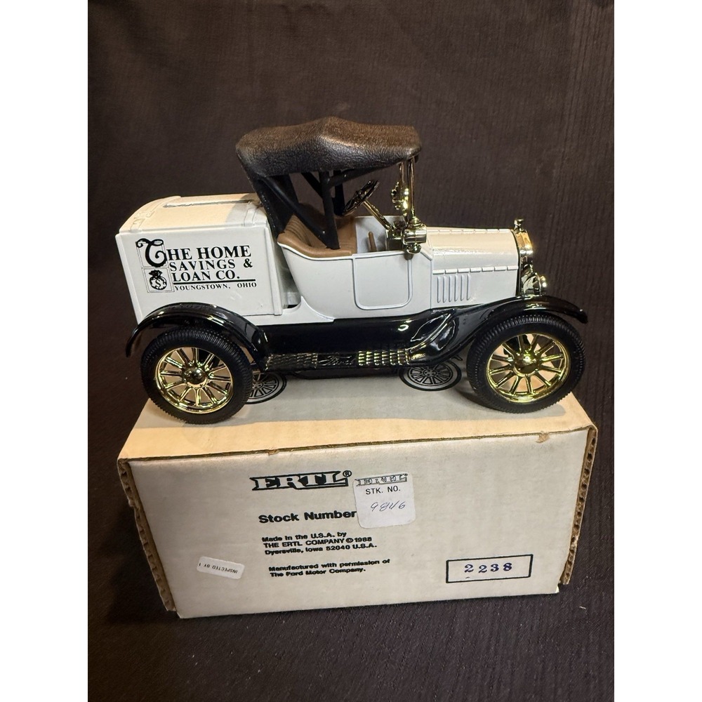Ertl 1918 Ford Model T Runabout Home Savings & Loan Co Bank 1:25 Diecast White